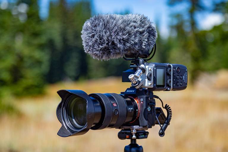 Sony a7R III with Zoom H5 and Rode Stereo Mic Pro